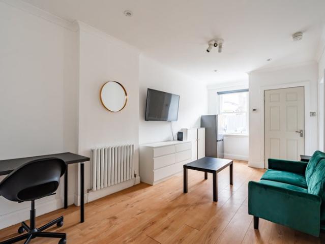 Apartment for rent in Comiston, Scotland