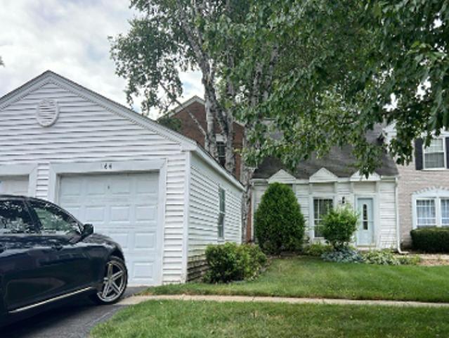 House for sale in Mchenry, Illinois