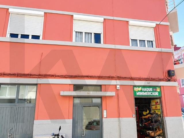 Apartamento alugar em Picheleira, Lisboa