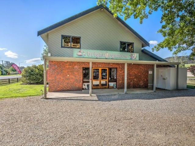 Retail for sale in Porepunkah, Victoria