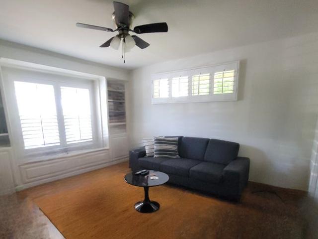 Room for rent in Chatsworth Neighborhood Council District, Canoga Park