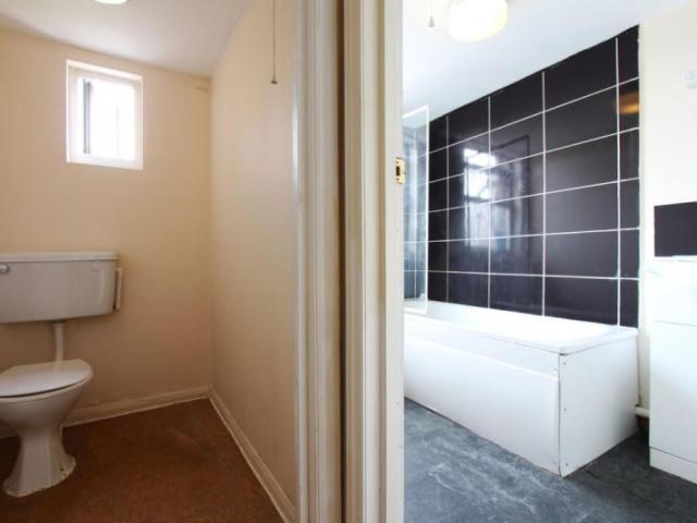 Room for rent in Kilburn, Greater London