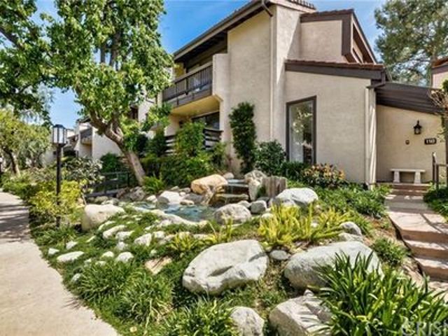 Room for rent in Woodland Hills-Warner Center Neighborhood Council District, Canoga Park