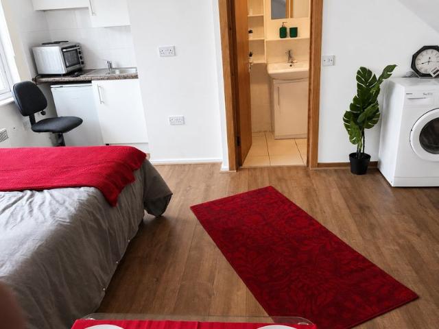 Studio for rent in Upper Edmonton, Greater London