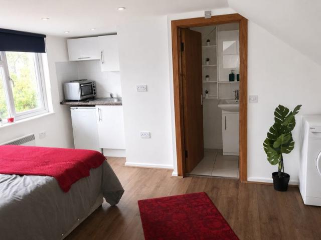 Studio for rent in Upper Edmonton, Greater London