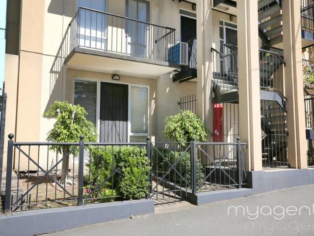 Apartment for rent in Carlton