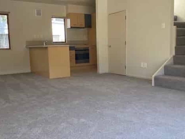 Townhouse for rent in Matata, Wellington