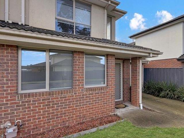 Townhouse for rent in Camerons Creek, Victoria