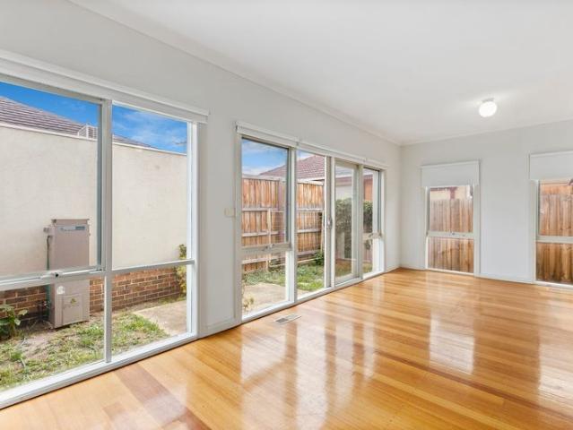 Townhouse for rent in Camerons Creek, Victoria