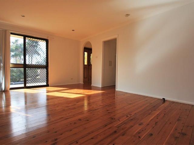 House for rent in Rosemeadow, Sydney