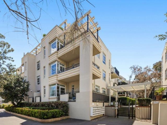 Apartment for sale in Port Melbourne, Melbourne