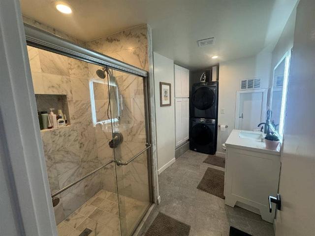 Room for rent in Bunker Hill, Los Angeles