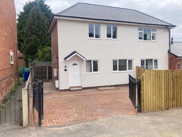 House for rent in Caldermill, East Midlands
