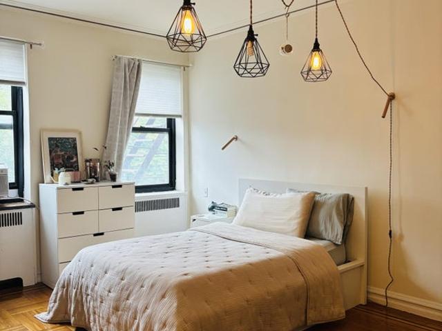 Room for rent in Arverne, New York