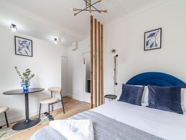 Studio for rent in Brownswood Park, Stoke Newington