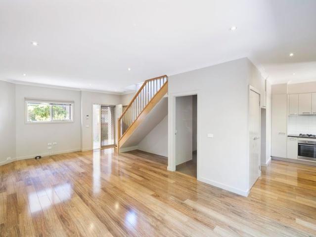Townhouse for rent in Reservoir, Melbourne
