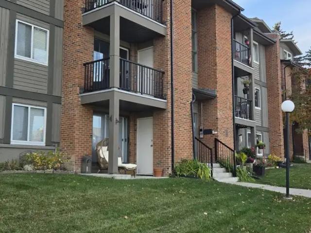 Condo for rent in Coach Hill, Calgary