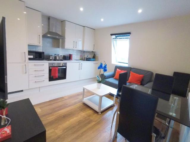 Apartment for rent in Brook Green, Greater London