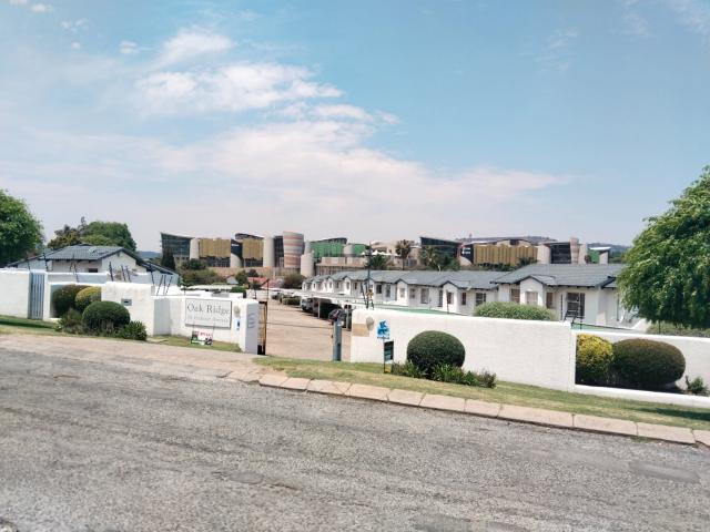 Apartment for rent in Johannesburg Ward 126, Roodepoort