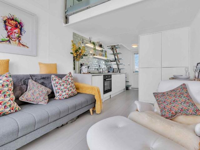 Apartment for rent in Roedean