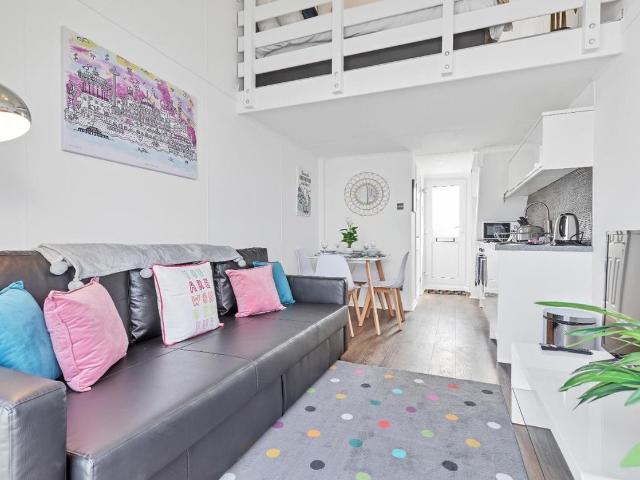 Apartment for rent in Roedean