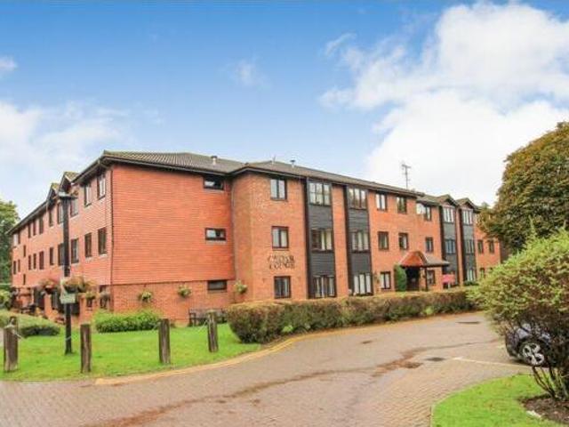 House for sale in Southgate, Crawley