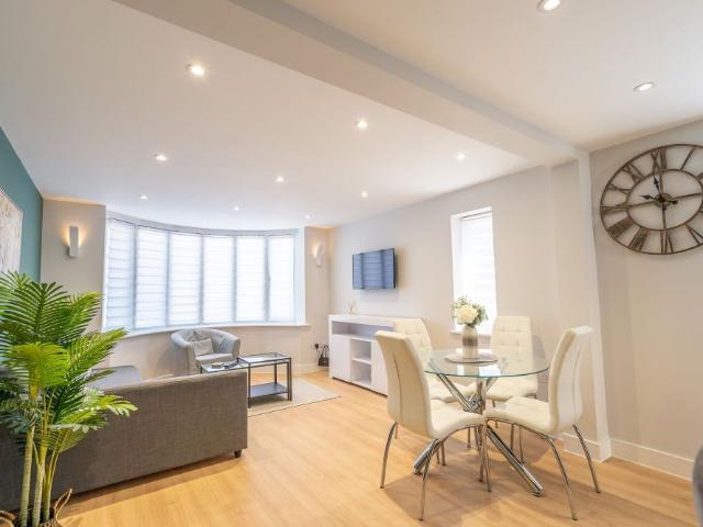 Apartment for rent in Red Hill, Surrey