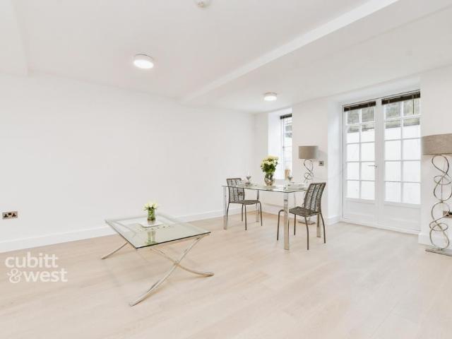 Apartment for rent in London Borough of Croydon, Purley