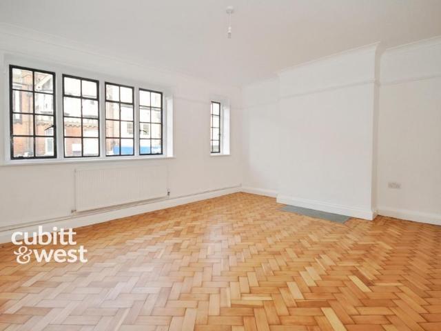Apartment for rent in London Borough of Croydon, Purley