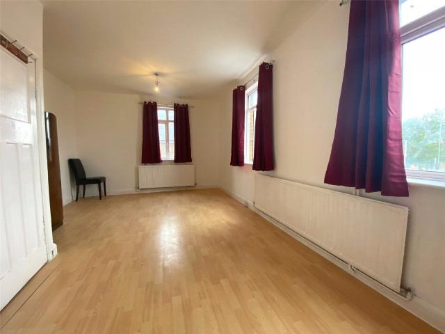 Apartment for rent in Redhill, Reigate and Banstead