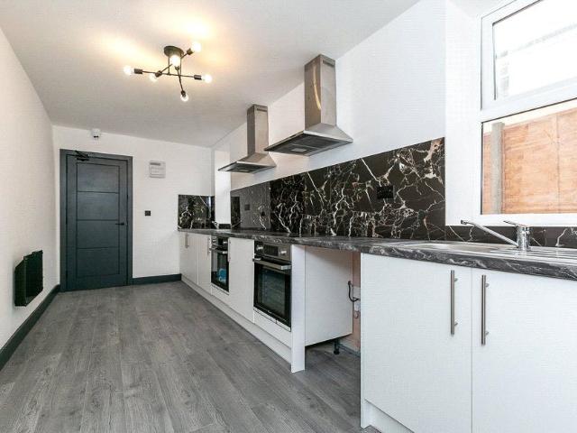 Room for rent in Red Hill, Surrey
