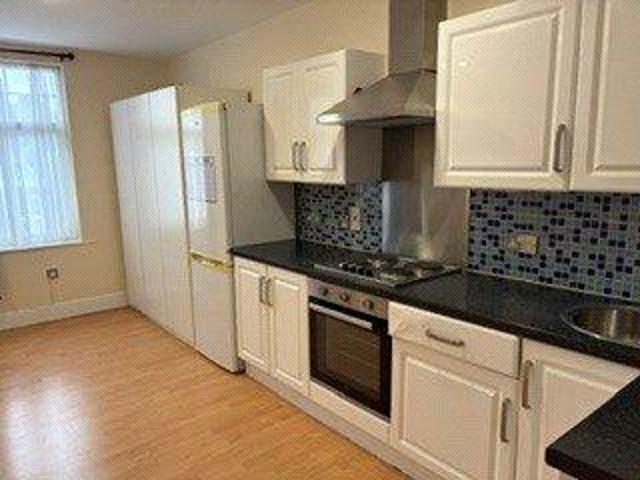 Apartment for rent in London Borough of Croydon, Purley