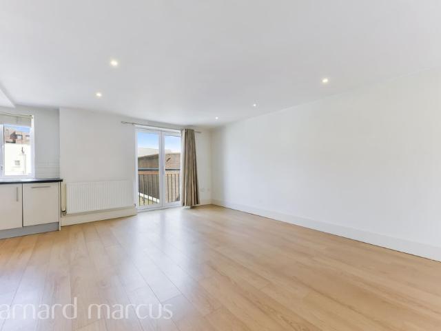 Apartment for rent in Surbiton, Greater London