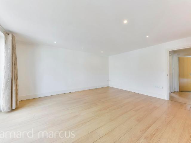 Apartment for rent in Surbiton, Greater London