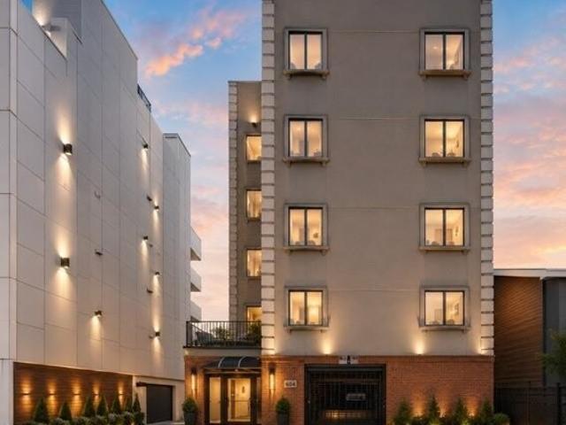Condo for sale in Arverne, New York