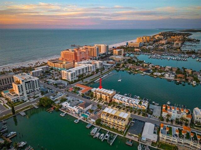 House for sale in Clearwater Beach