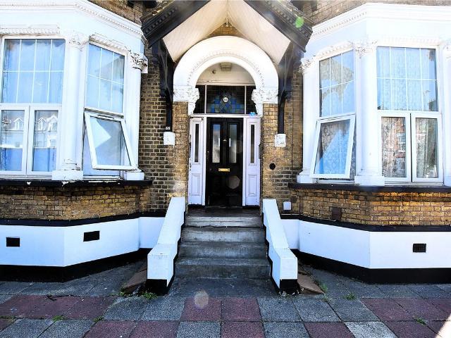 Apartment for rent in London Borough of Croydon, Thornton Heath