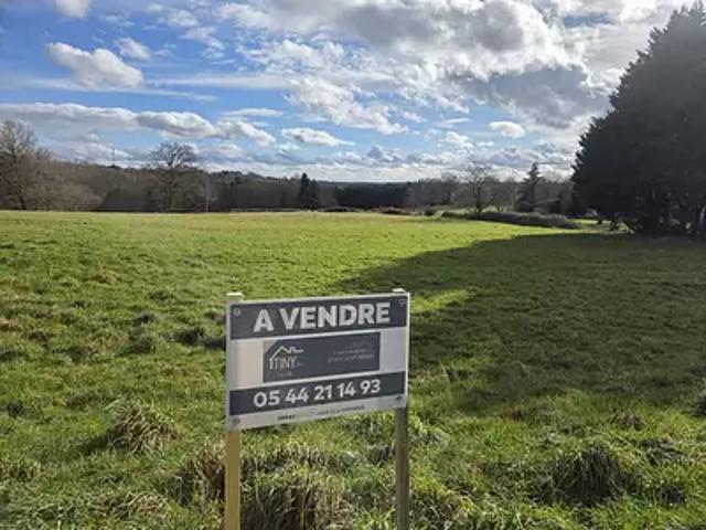 Terrain vente à Confolens, Brigueuil