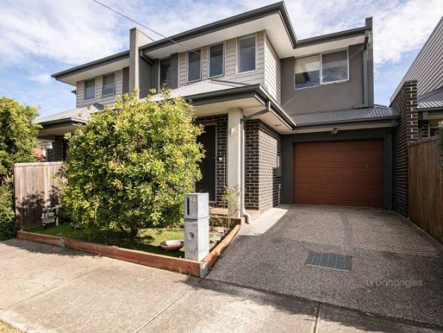 Townhouse for sale in Camerons Creek, Victoria