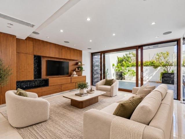 Townhouse for sale in St Kilda East, Melbourne