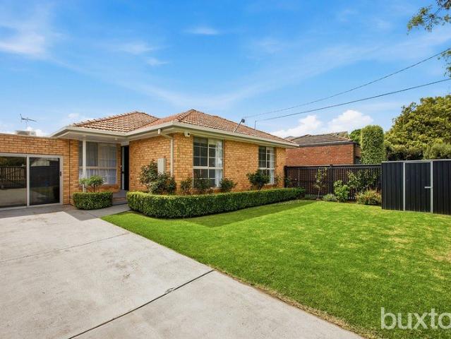 Townhouse for rent in Hampton East, Melbourne