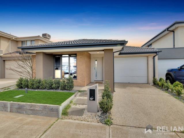 House for rent in Thornhill Park, Melbourne