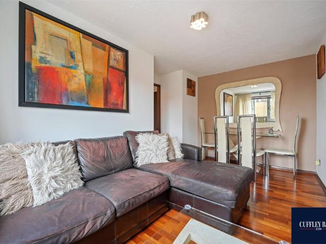Apartment for rent in London Borough of Ealing, Greater London