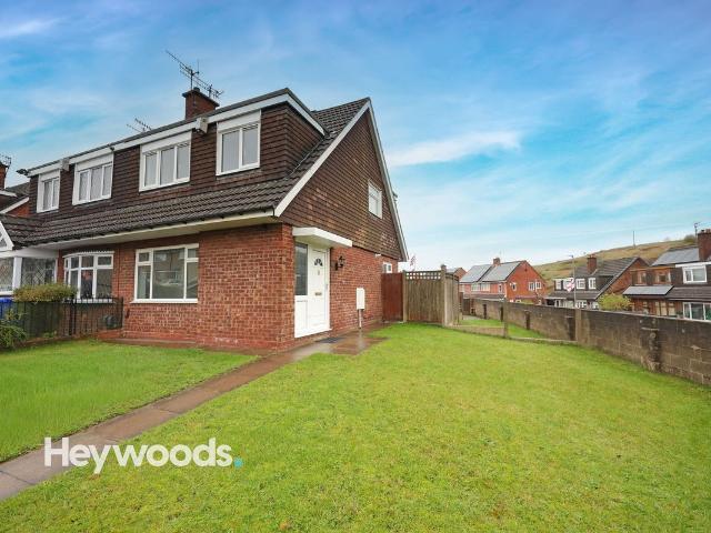 House for rent in Norton-Le-Moors, Stoke-on-Trent