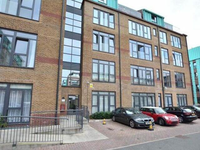 House for sale in Uxbridge, Greater London