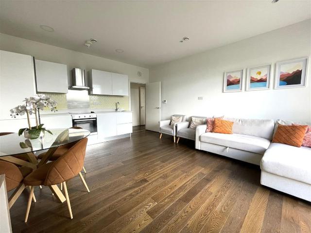 Apartment for rent in London Borough of Hillingdon, Greater London