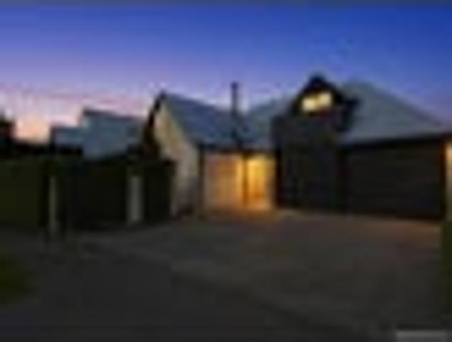 House for sale in Chaslands, Canterbury