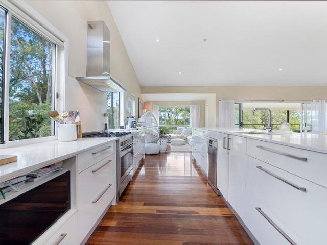 Cottage for sale in Canowindra Estate, Gold Coast City