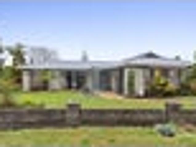 House for sale in Awhitu