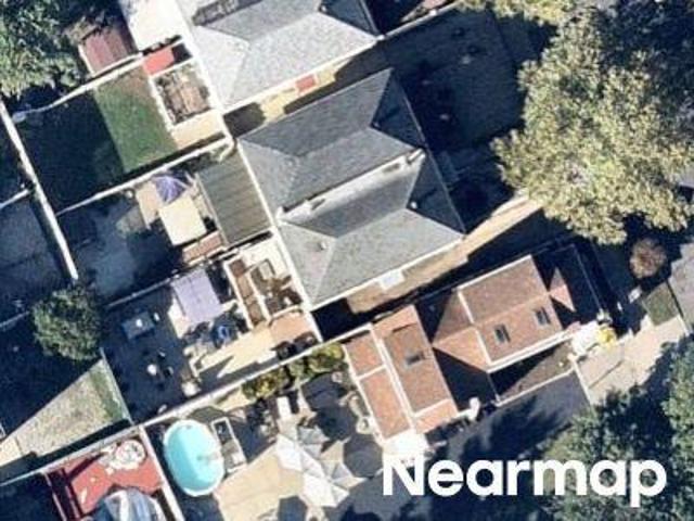 House for sale in The Bronx, Arverne